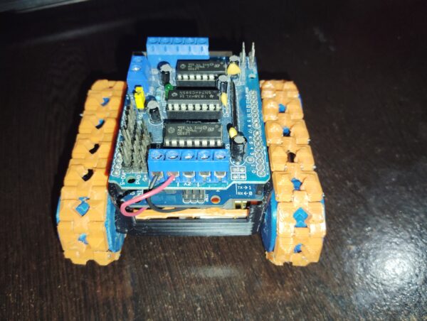 drag chain based arduino controlled rover