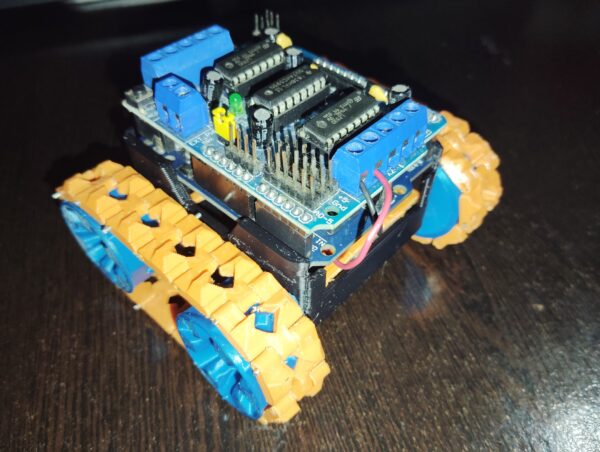 drag chain based arduino controlled rover
